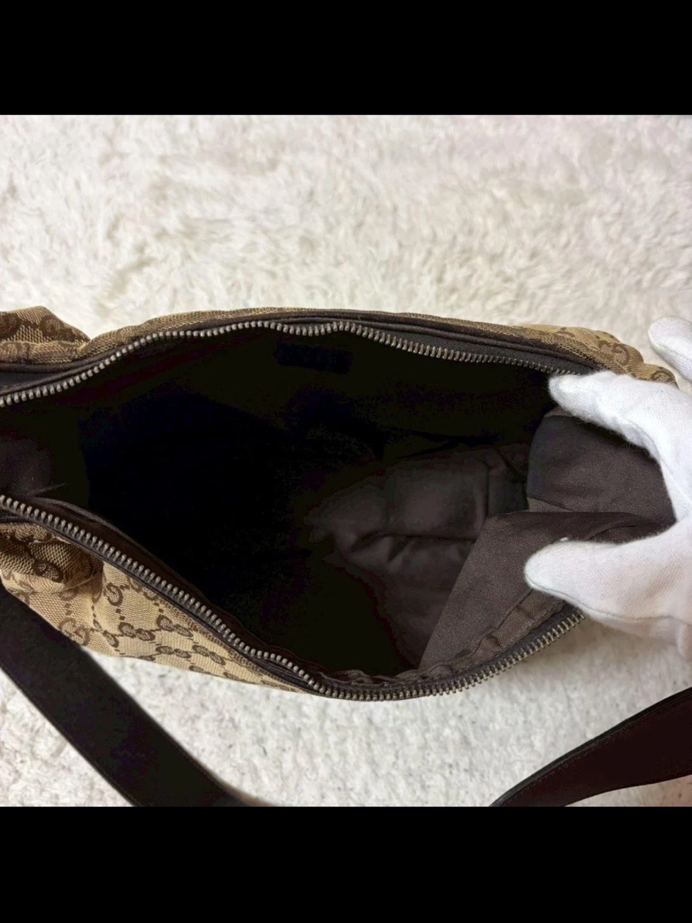 Gucci Beige GG Canvas Hobo Bag with Green-Red Trim - Picture 6 of 11